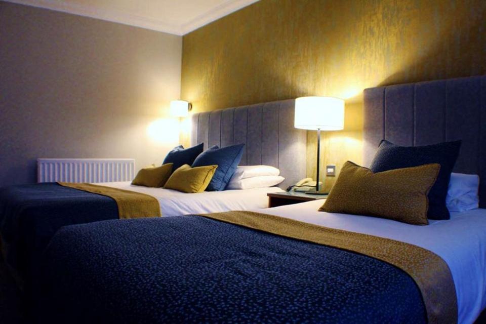 Downings Bay Hotel Экстерьер фото