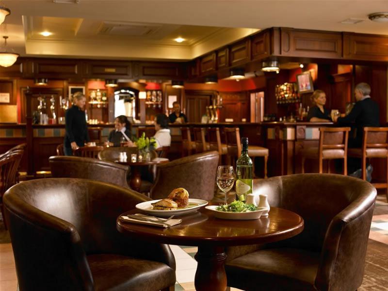 Downings Bay Hotel Экстерьер фото