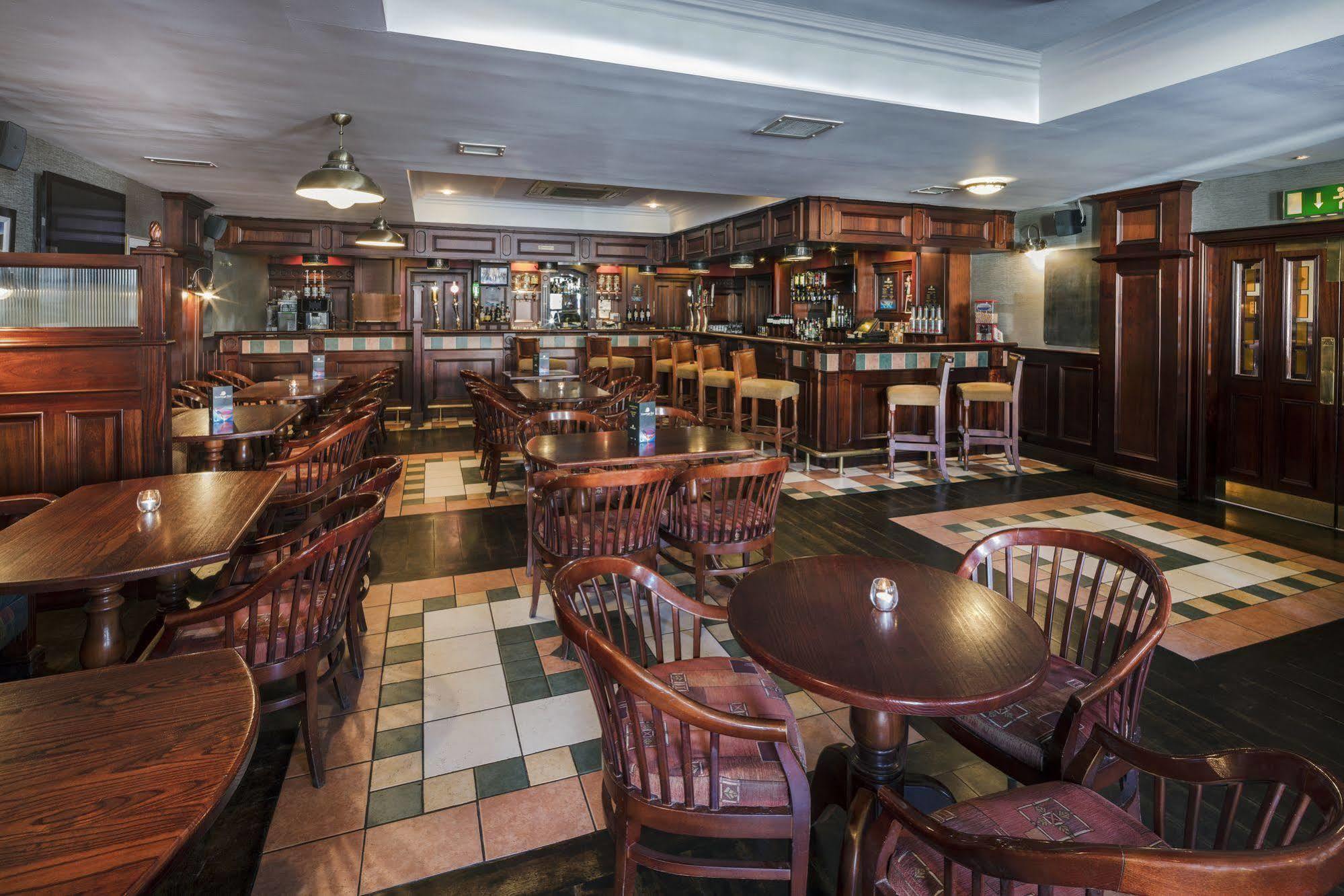 Downings Bay Hotel Экстерьер фото